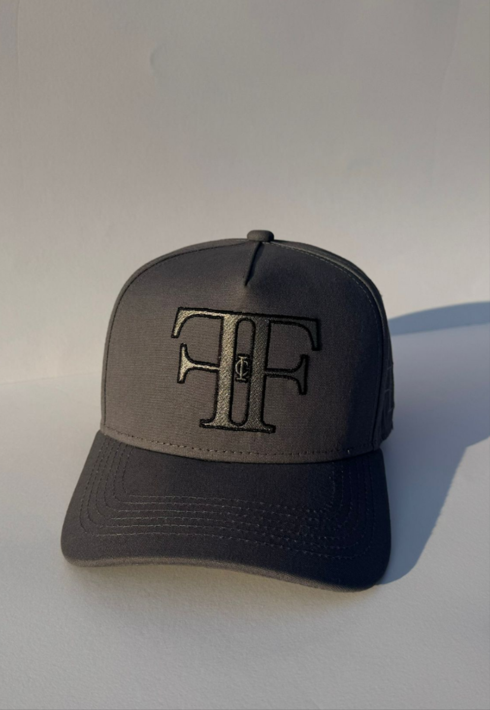 FRÈRE canvas cap