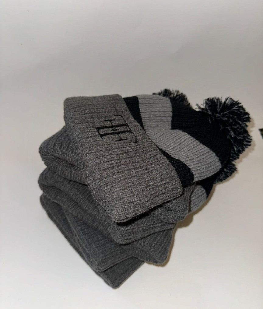 Signature logo bobble hat
